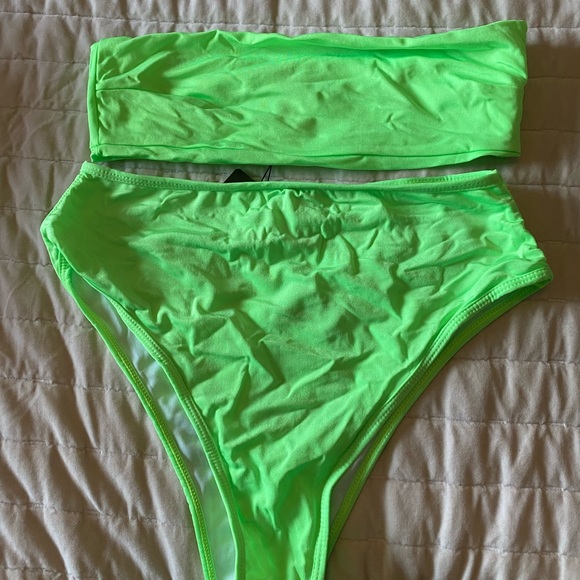 PrettyLittleThing | Lime Bandeau Bikini - Picture 3 of 4